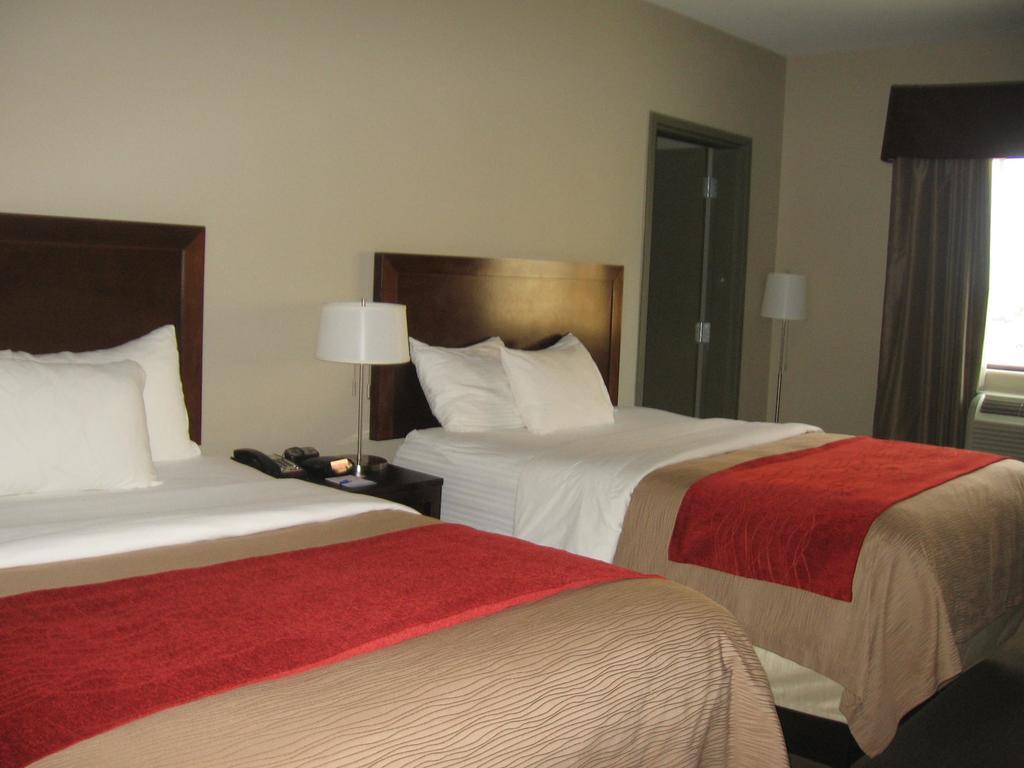Baymont By Wyndham Columbus Hotell Exteriör bild