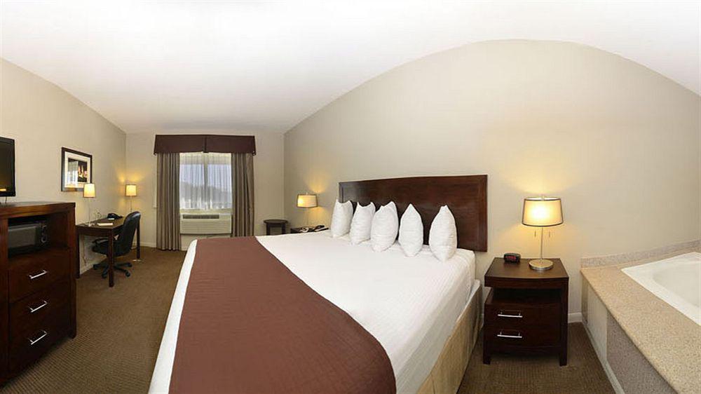Baymont By Wyndham Columbus Hotell Exteriör bild